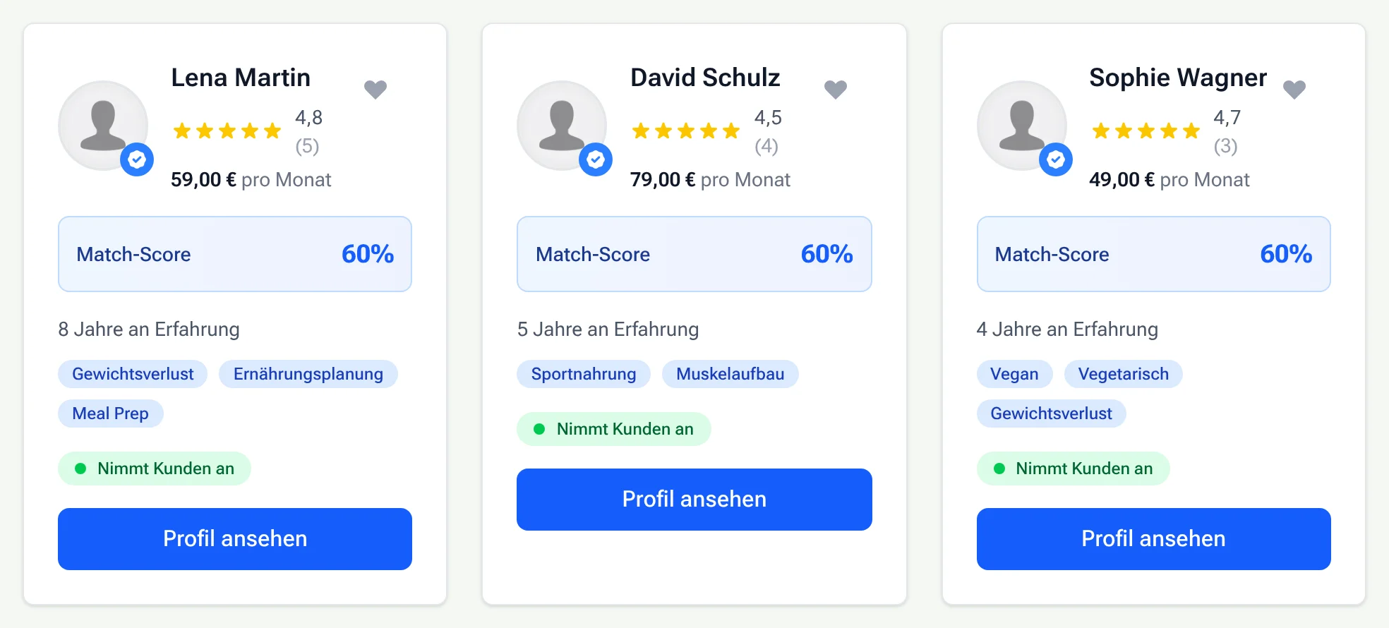 Coach-Marktplatz in der App mit drei Coaches, Bewertungen, Monatspreis und Schwerpunkten